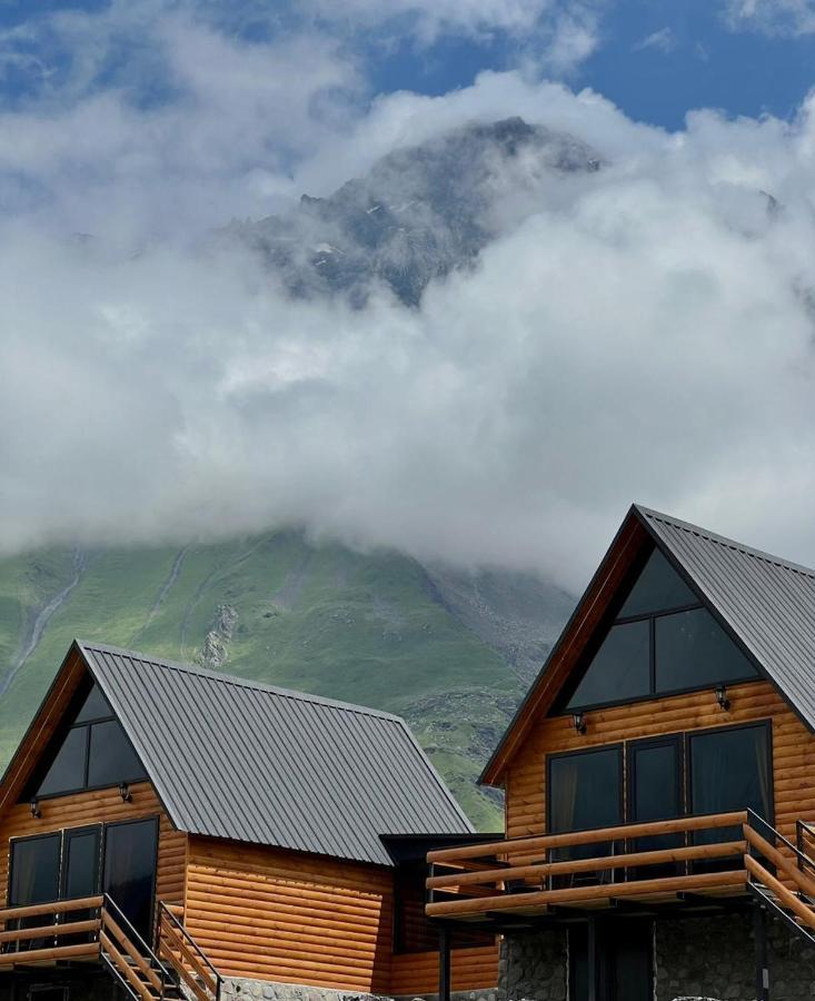 Kazbegi Inn Cottages Exterior photo