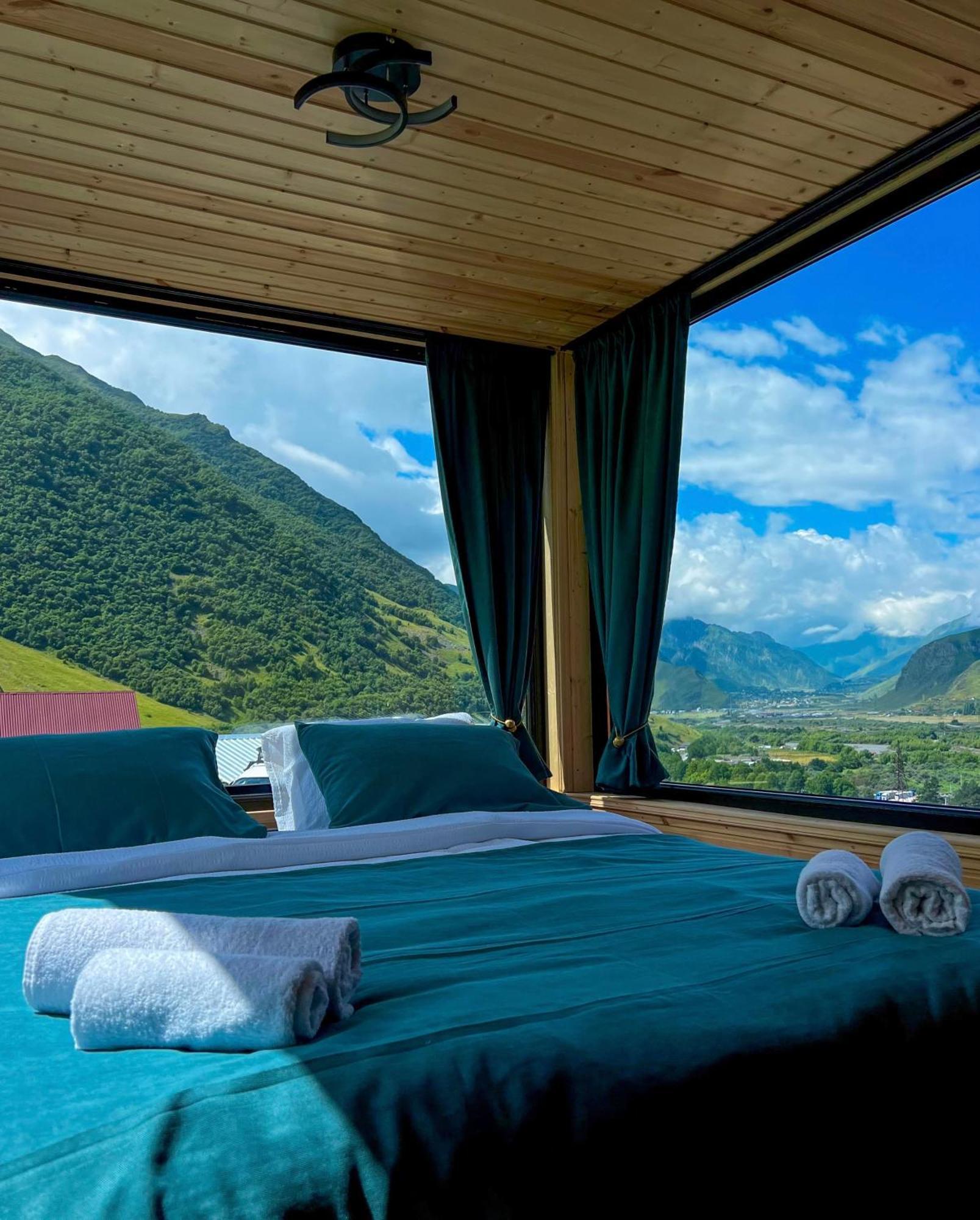 Kazbegi Inn Cottages Exterior photo