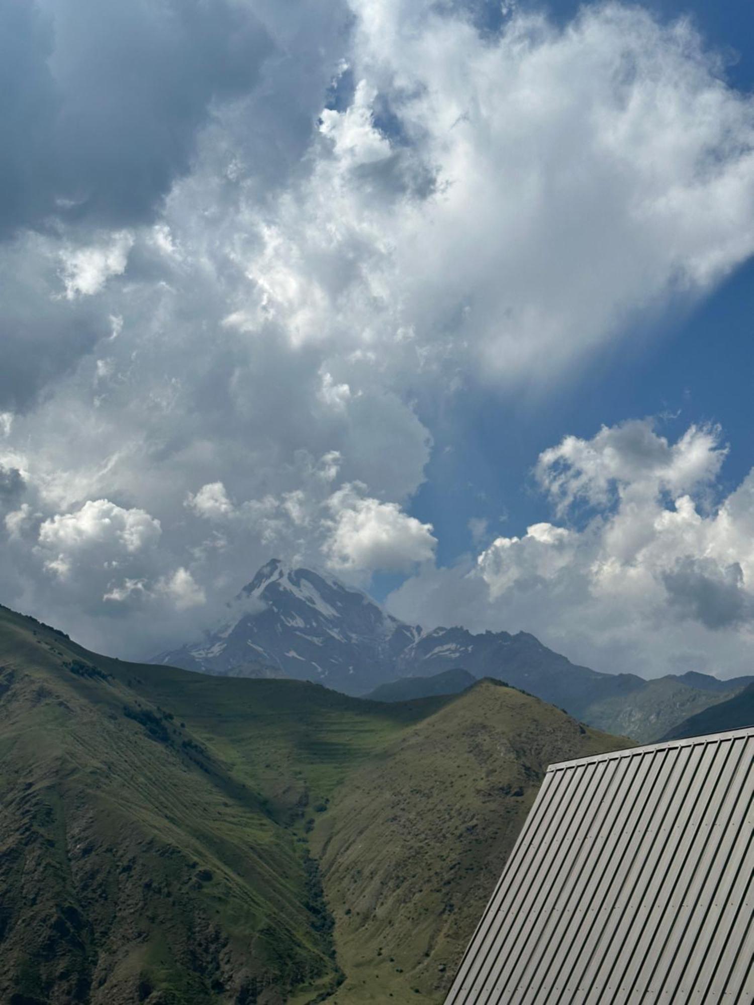 Kazbegi Inn Cottages Exterior photo